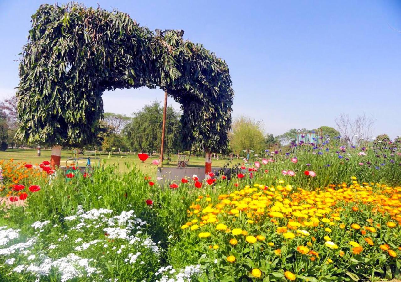 Fabhotel Roselle Inn Lucknow Exterior foto