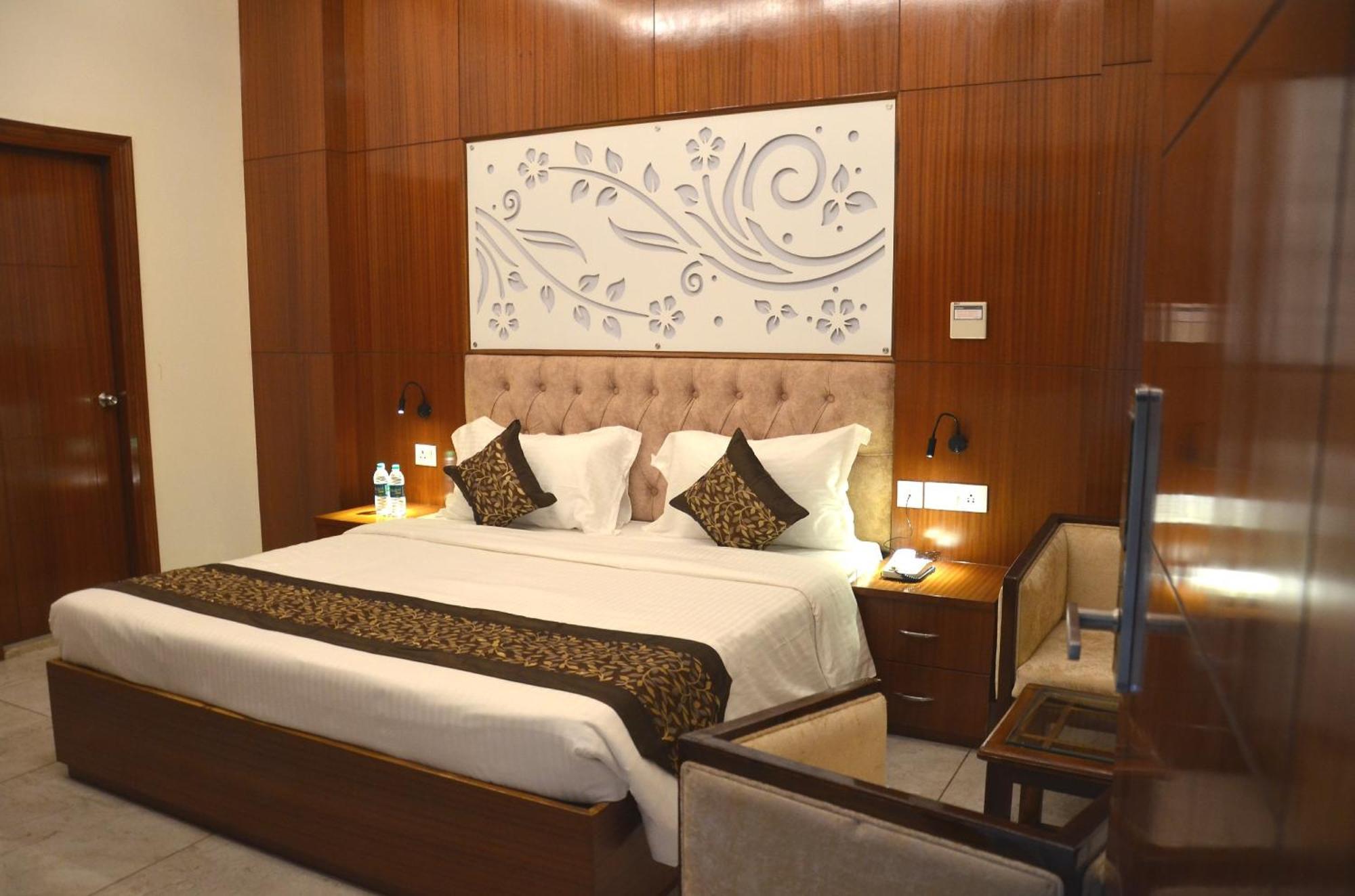 Fabhotel Roselle Inn Lucknow Exterior foto